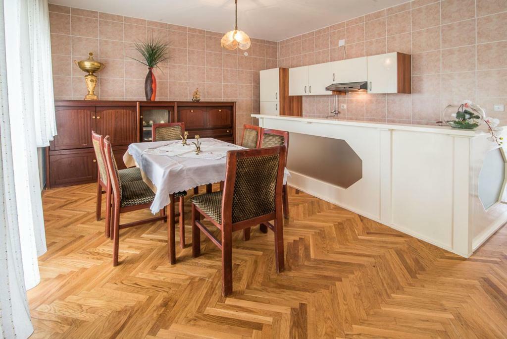 Beljan Apartments クルク エクステリア 写真